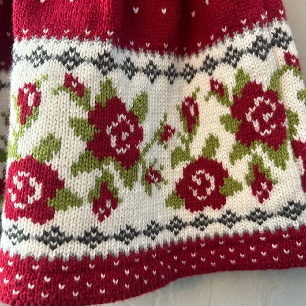 Max Studio baby red floral sweater dress, tight and hat matching set size 0-3 mo